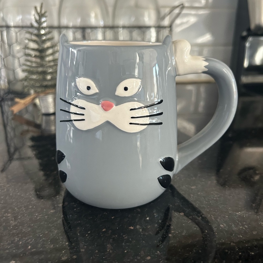 New Kitty Mug - Picture 2 of 2